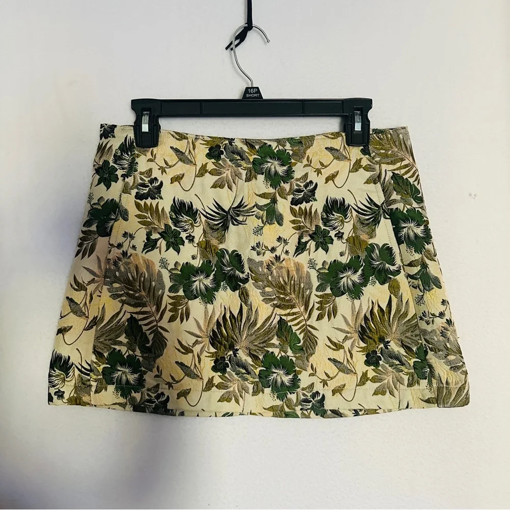 Urban Outfitters Floral Embroidered Textured Pelmet Mini Skirt Medium Green